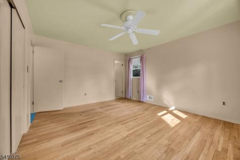 25 Greenwich Road Edison NJ 08820