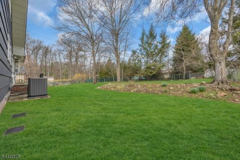 25 Greenwich Road Edison NJ 08820