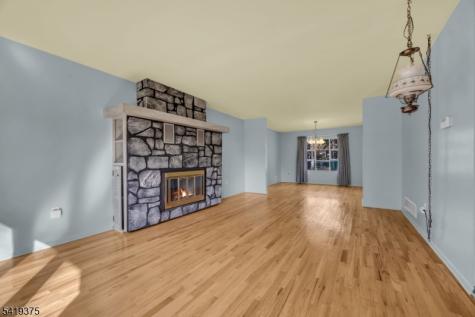 25 Greenwich Road Edison NJ 08820