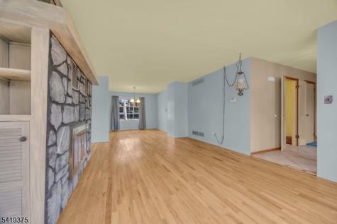25 Greenwich Road Edison NJ 08820
