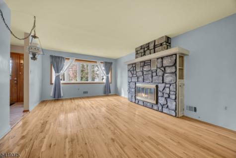 25 Greenwich Road Edison NJ 08820