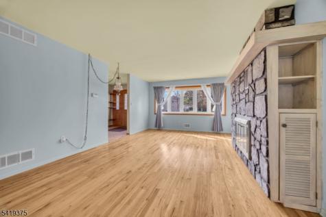 25 Greenwich Road Edison NJ 08820