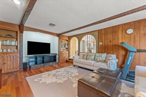 72 Pilgrim Drive Clifton NJ 07013