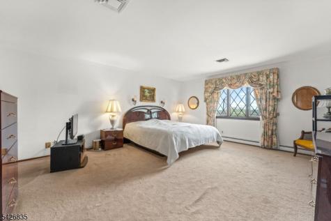 72 Pilgrim Drive Clifton NJ 07013