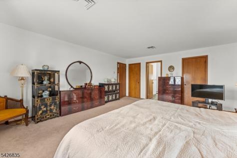 72 Pilgrim Drive Clifton NJ 07013