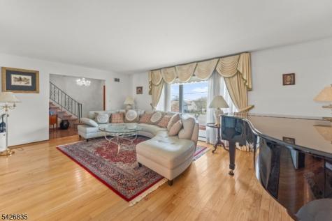 72 Pilgrim Drive Clifton NJ 07013