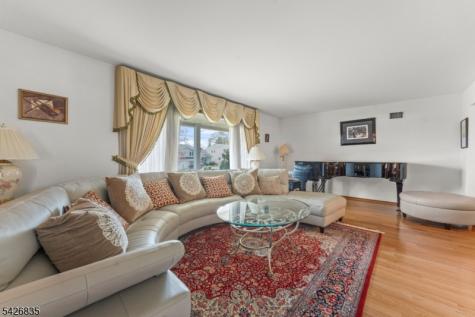 72 Pilgrim Drive Clifton NJ 07013