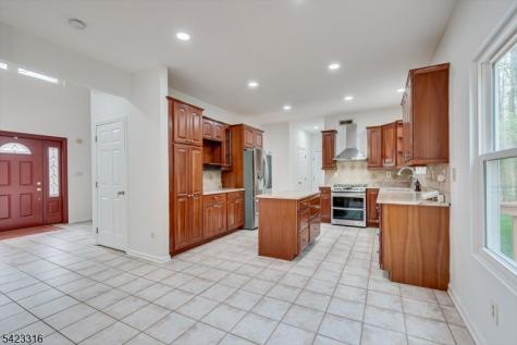 9 Stirrup Way Franklin NJ 08540