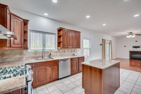 9 Stirrup Way Franklin NJ 08540