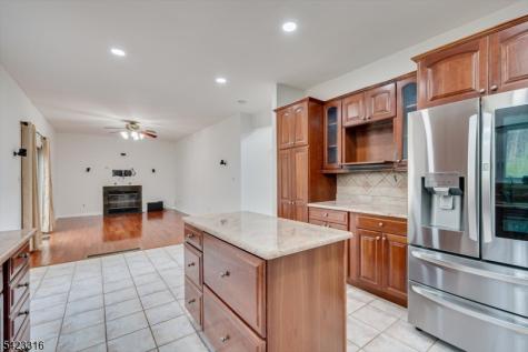 9 Stirrup Way Franklin NJ 08540