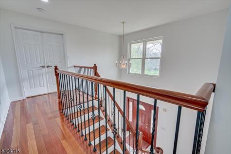 9 Stirrup Way Franklin NJ 08540