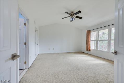 9 Stirrup Way Franklin NJ 08540