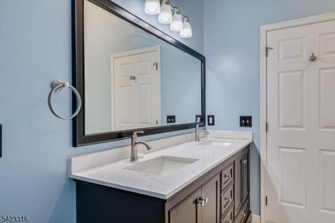 9 Stirrup Way Franklin NJ 08540
