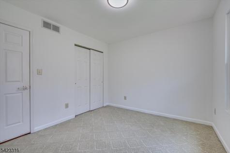 9 Stirrup Way Franklin NJ 08540