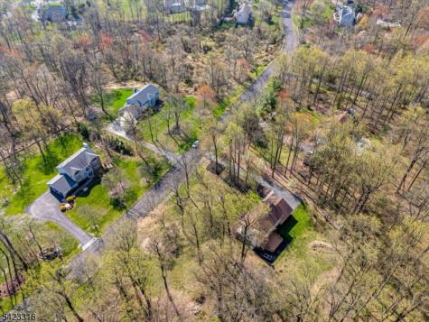 9 Stirrup Way Franklin NJ 08540