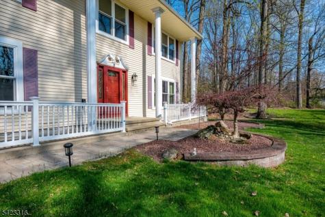 9 Stirrup Way Franklin NJ 08540