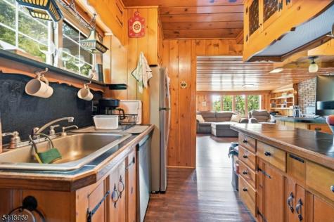 8 Stony Trail Greenwood Lake NJ 10925
