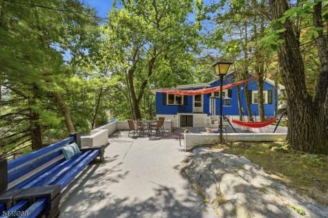 8 Stony Trail Greenwood Lake NJ 10925