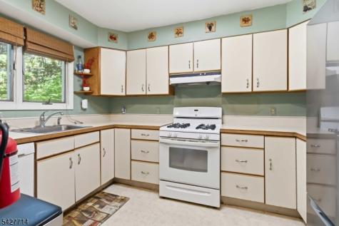 170 Marion Court Pompton Lakes NJ 07442