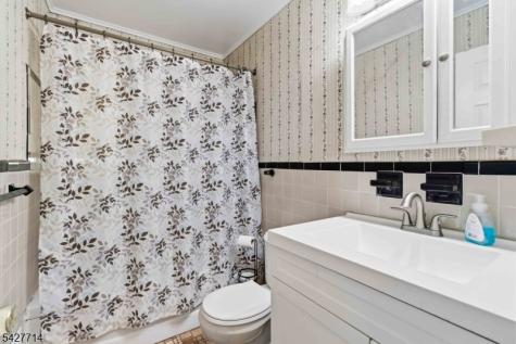 170 Marion Court Pompton Lakes NJ 07442