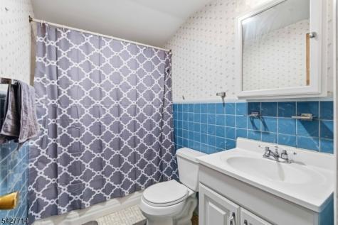 170 Marion Court Pompton Lakes NJ 07442
