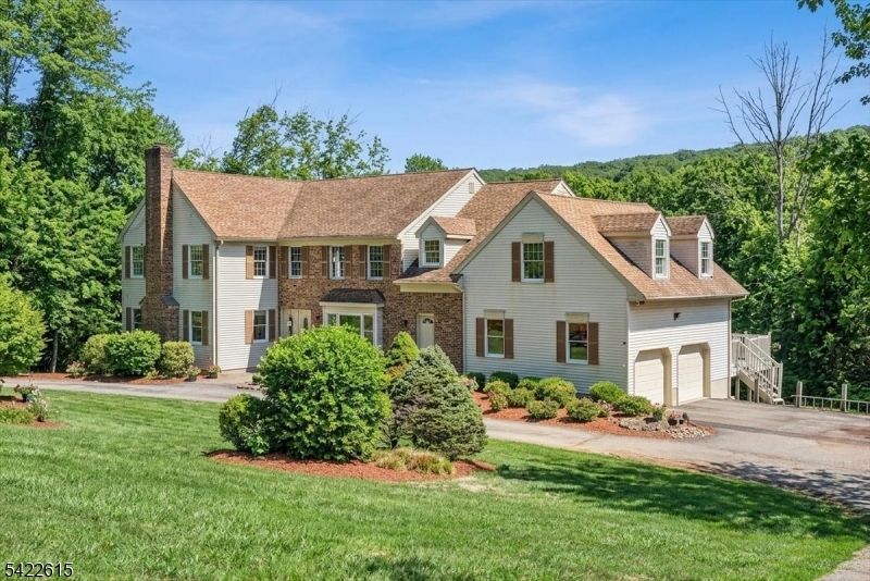 13 Bridge Hollow Road Tewksbury NJ 07830