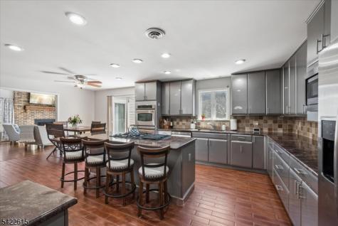13 Bridge Hollow Road Tewksbury NJ 07830