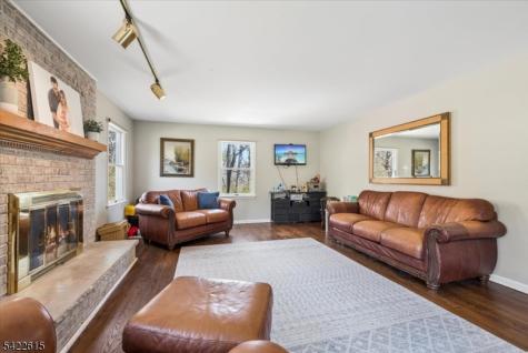 13 Bridge Hollow Road Tewksbury NJ 07830