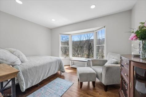 13 Bridge Hollow Road Tewksbury NJ 07830