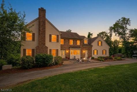 13 Bridge Hollow Road Tewksbury NJ 07830