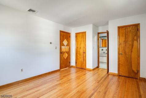 240 Ridge Road Cedar Grove NJ 07009