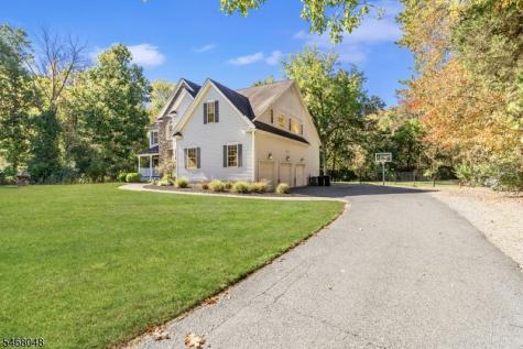 4 Cove Hollow Court Andover NJ 07821