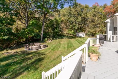 4 Cove Hollow Court Andover NJ 07821