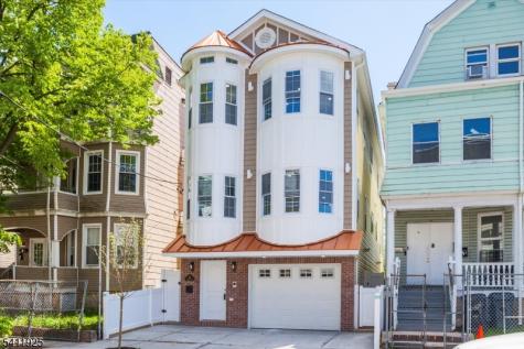 68 Lindsley Avenue Newark NJ 07106