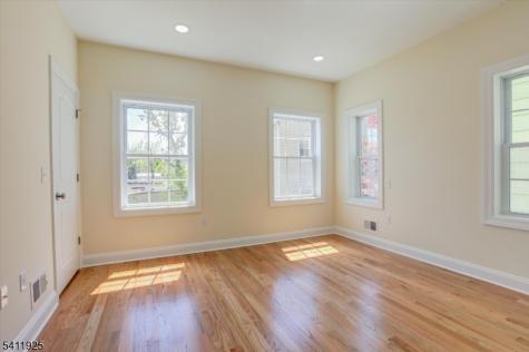 68 Lindsley Avenue Newark NJ 07106