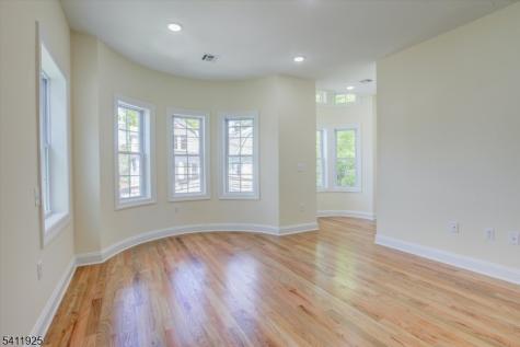 68 Lindsley Avenue Newark NJ 07106