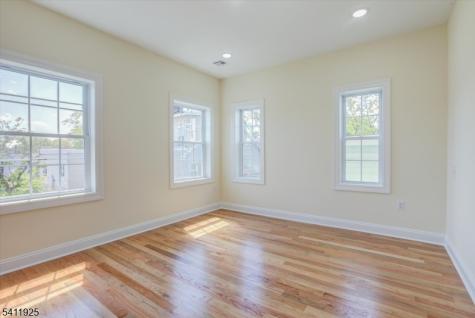 68 Lindsley Avenue Newark NJ 07106