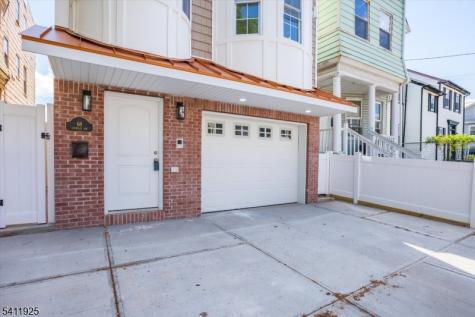 68 Lindsley Avenue Newark NJ 07106