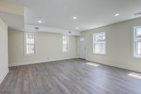 68 Lindsley Avenue Newark NJ 07106