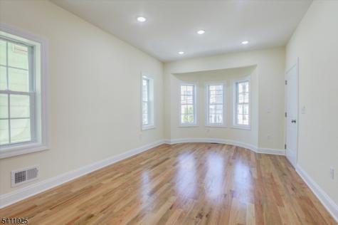 68 Lindsley Avenue Newark NJ 07106