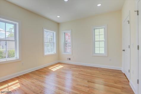 68 Lindsley Avenue Newark NJ 07106