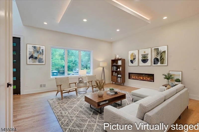 67 Falcon Road Livingston NJ 07039