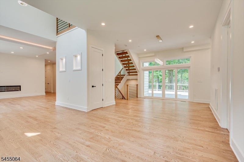 67 Falcon Road Livingston NJ 07039