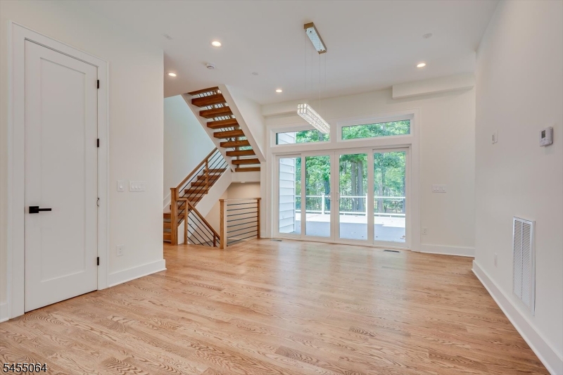 67 Falcon Road Livingston NJ 07039