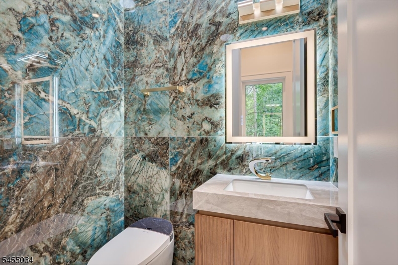 67 Falcon Road Livingston NJ 07039