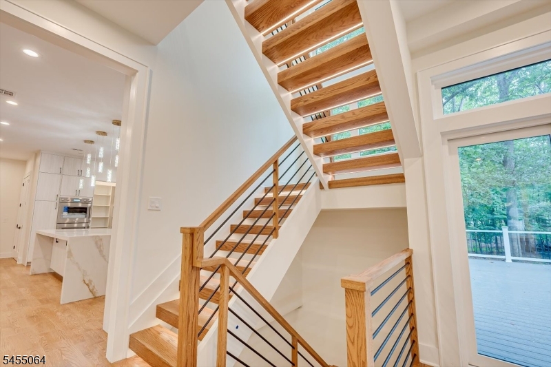 67 Falcon Road Livingston NJ 07039