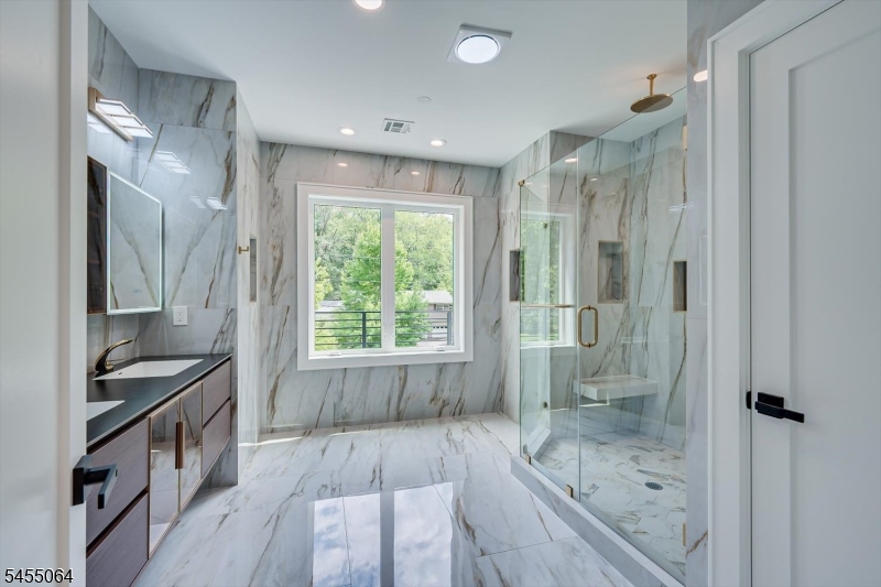 67 Falcon Road Livingston NJ 07039