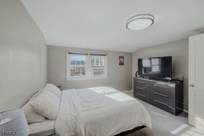9 Raritan Avenue Paterson NJ 07503