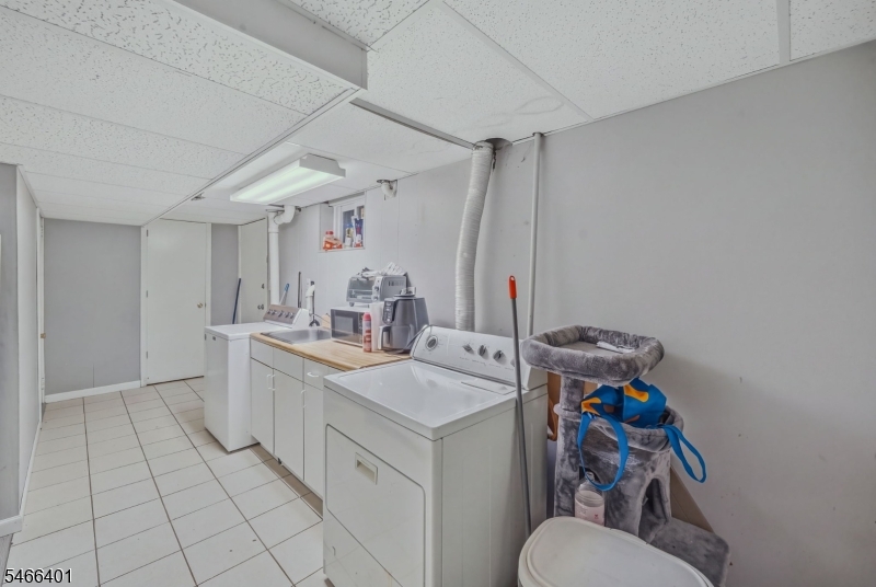 9 Raritan Avenue Paterson NJ 07503