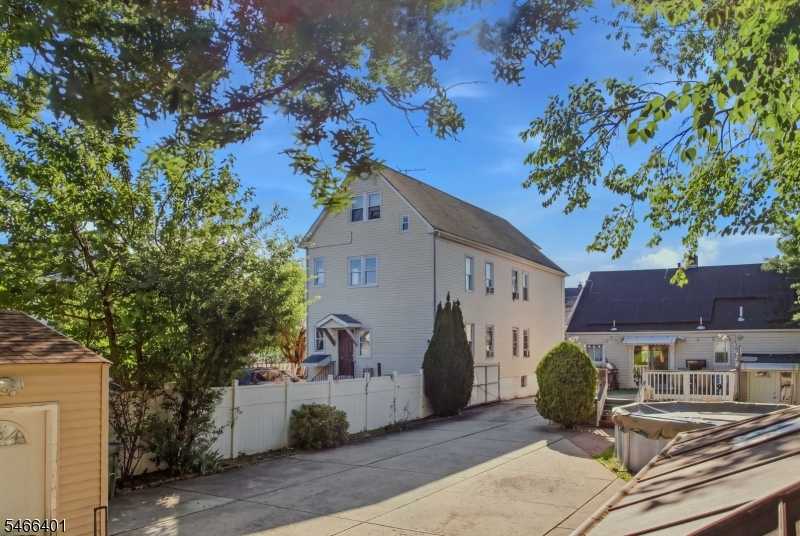 9 Raritan Avenue Paterson NJ 07503
